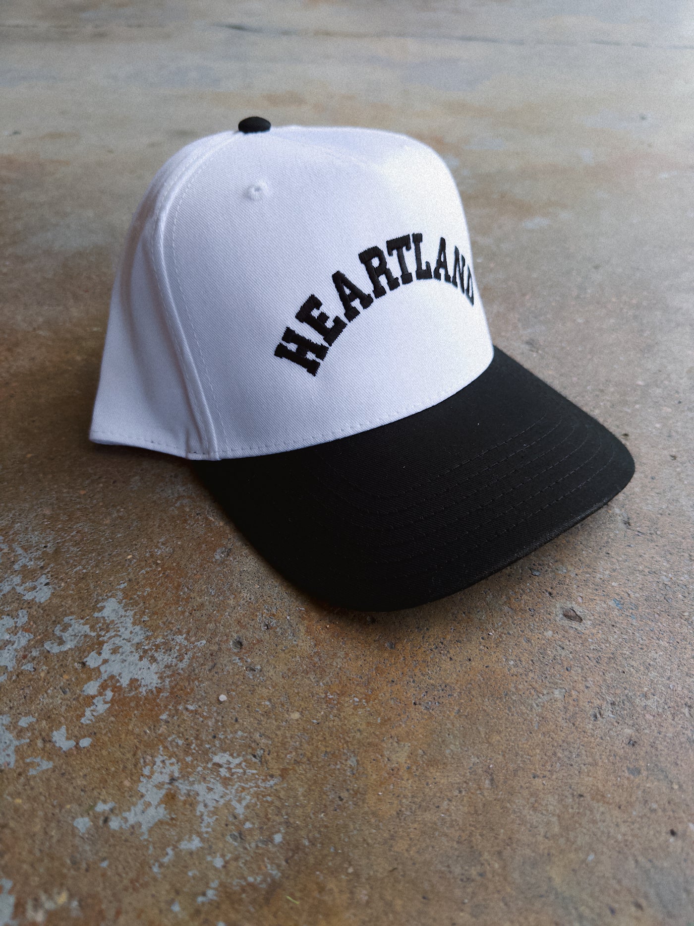 Heartland Hat - White/Black