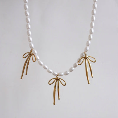 Pearl Bliss Bow Necklace - Gold