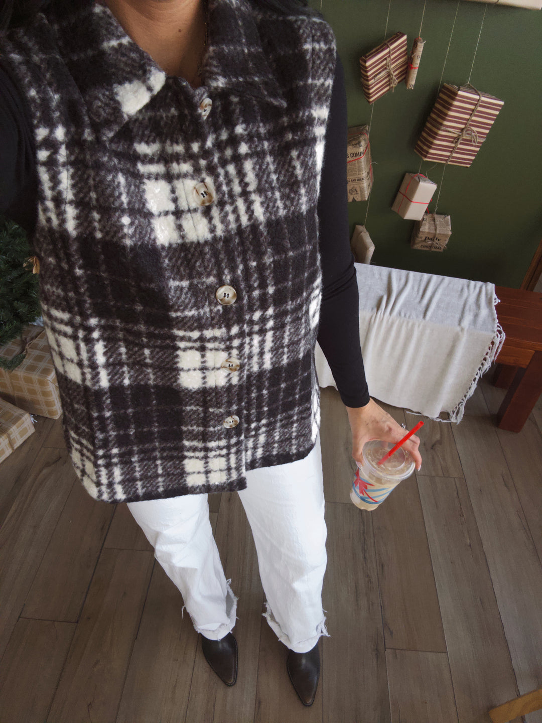 Maplewood Boucle Vest - Black
