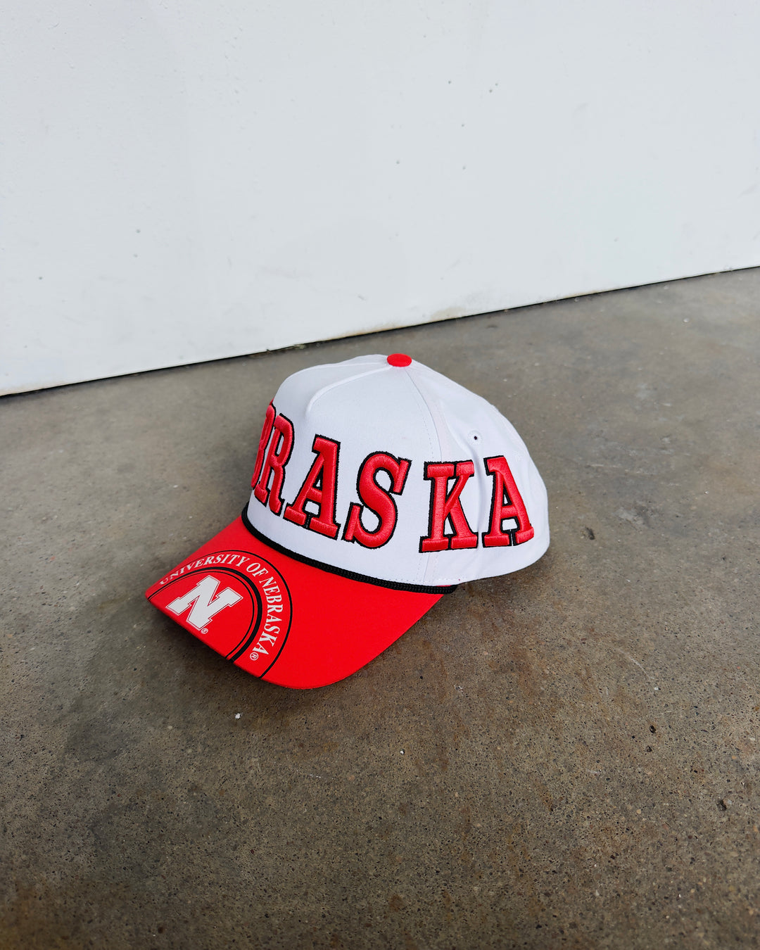 Nebraska Split Hat - White/Red