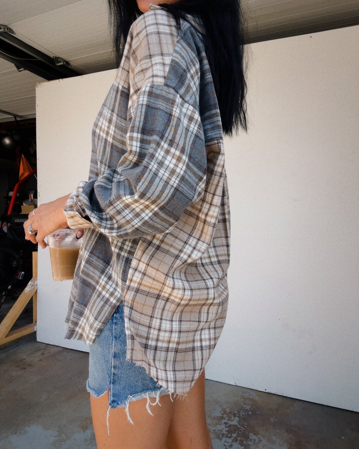Autumn Trails Flannel - Grey/Sand