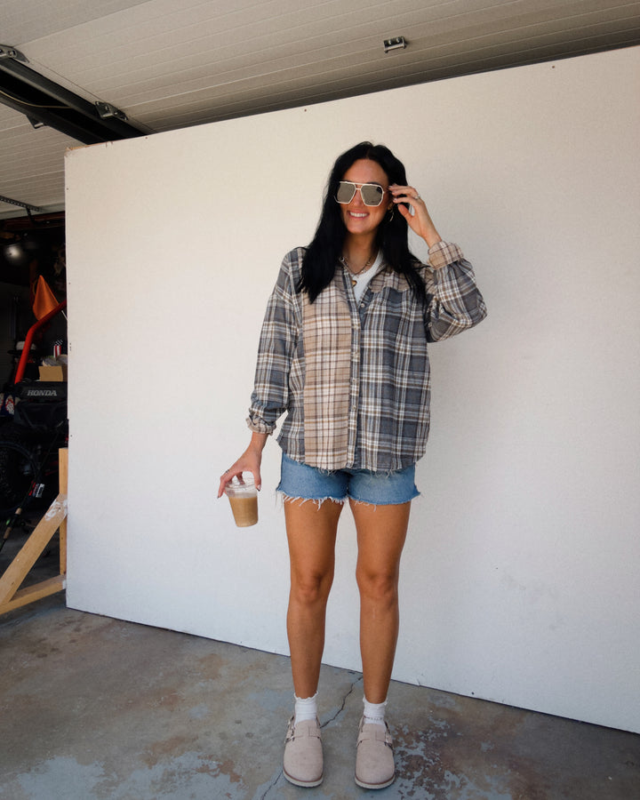 Autumn Trails Flannel - Grey/Sand