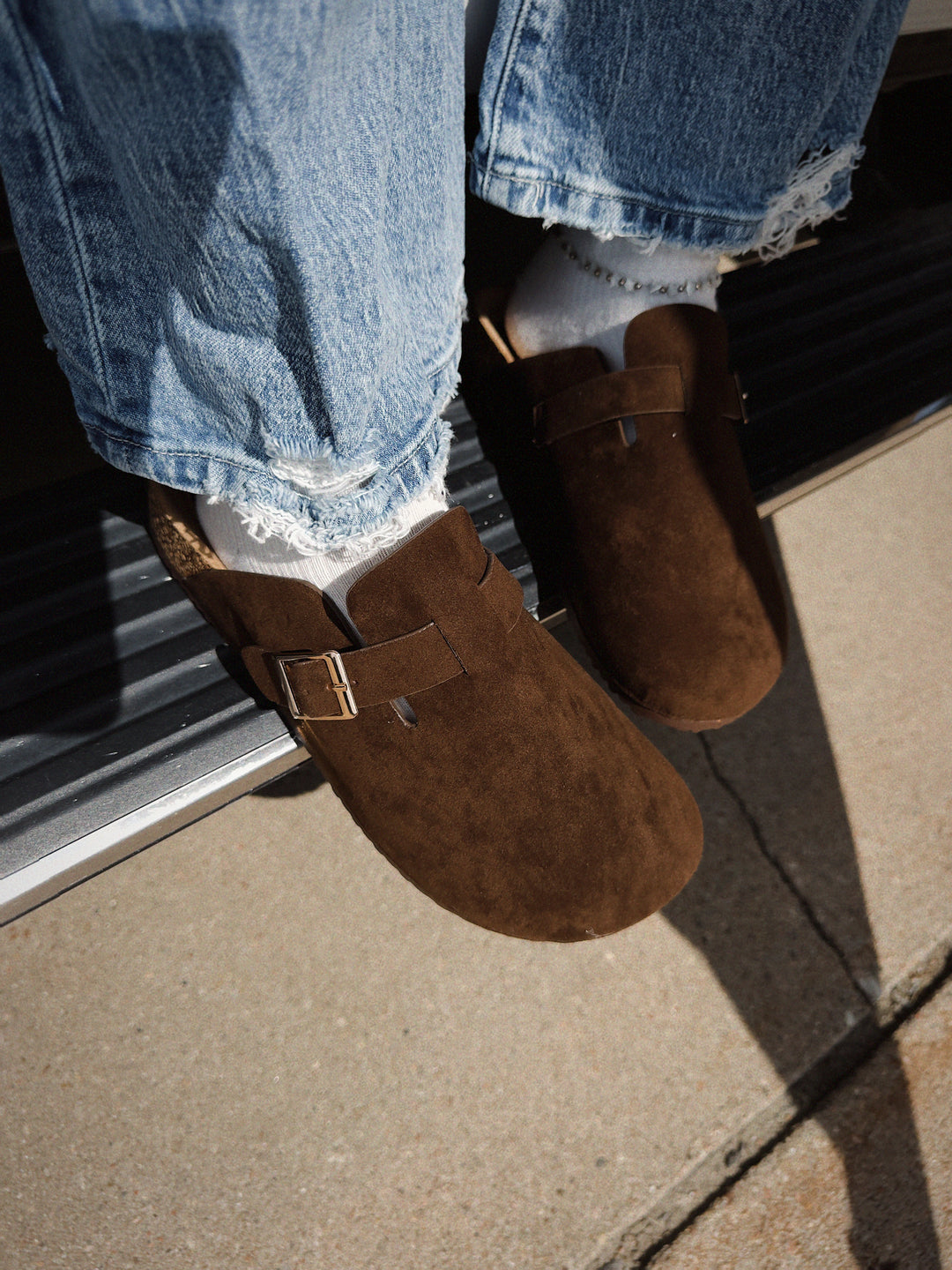 Chestnut Clogs - Chocolate