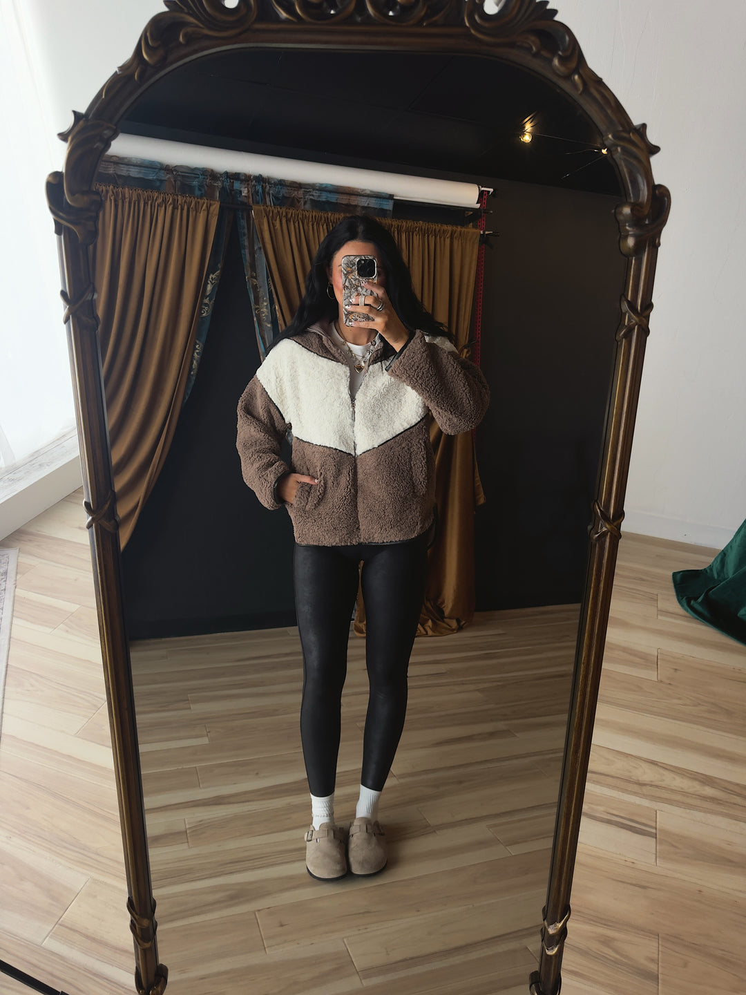 Cabin Color-Block Sherpa Jacket - Stone